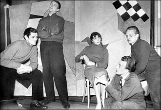 Kabaret Okaryna w spektaklu Plac Merkurego (1957). Od lewej: Ireneusz Krzysztof Szmidt, Tadeusz Klimowski, Halina Teodorczyk, Janusz Tesla, Ryszard Reichert - fot. Zenon Dmochowski